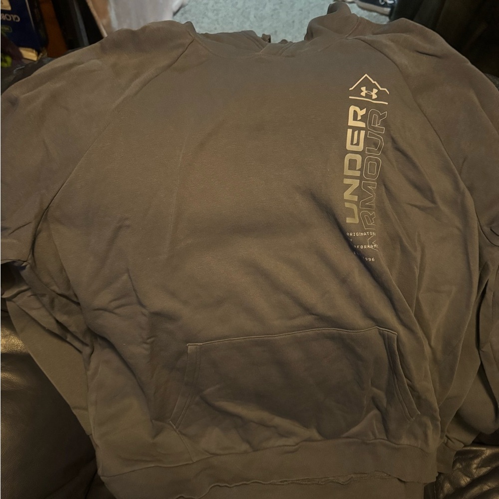 Under Armour Gray Sweatshirt